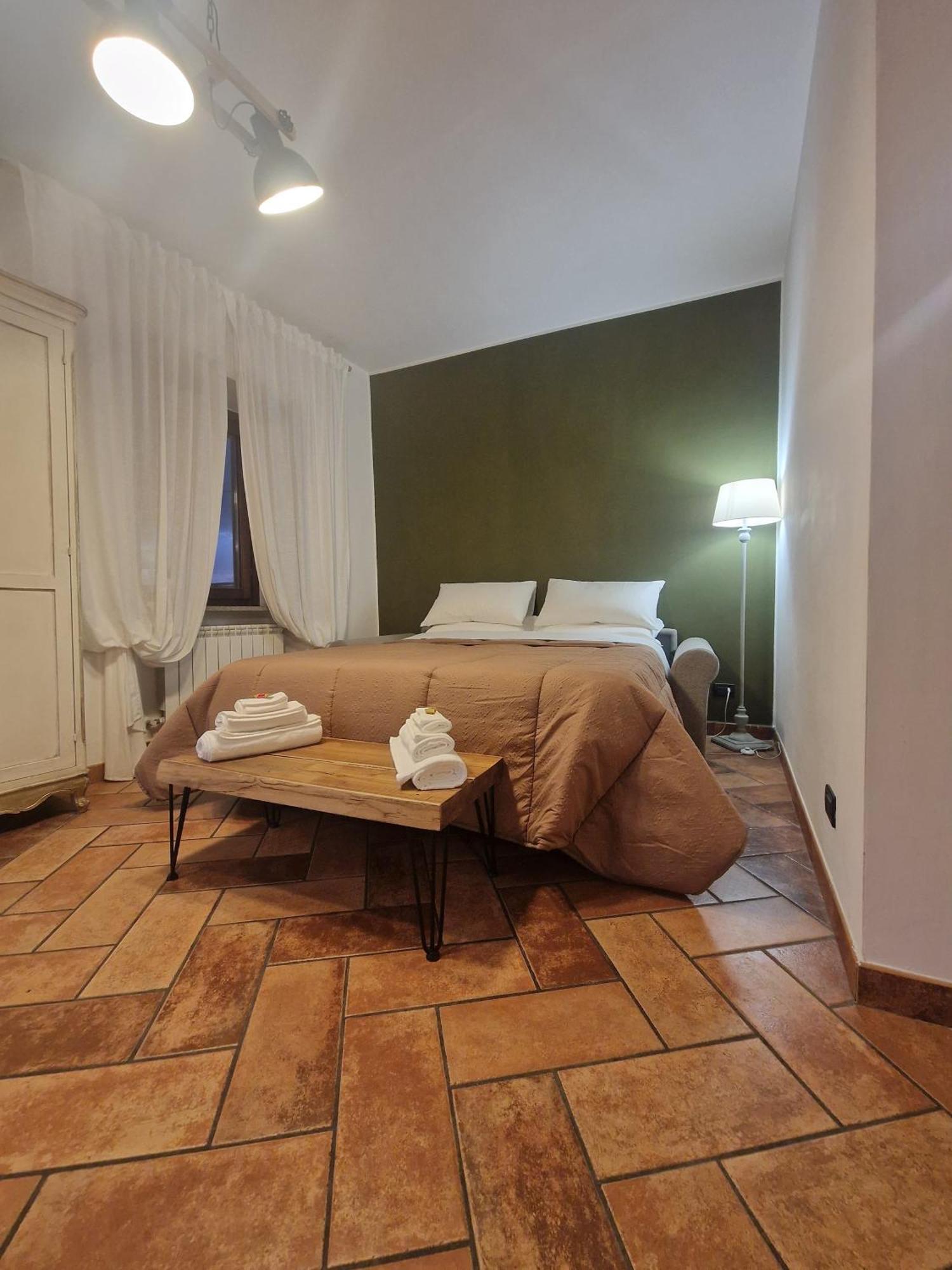 Piazza Duomo Casa Vacanze Sutri Ngoại thất bức ảnh